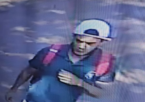 Tratan de identificar a “robamoto” grabado por circuito cerrado – Diario TNPRESS