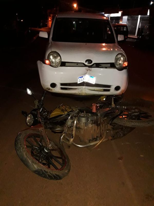 Mototaxista sufre lesiones tras choque frontal - ABC en el Este - ABC Color