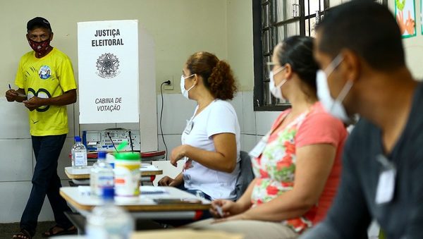 Municipales de Brasil: derecha moderada derrota a Bolsonaro