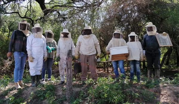 Capacitaron a apicultores de Mariscal Estigarribia