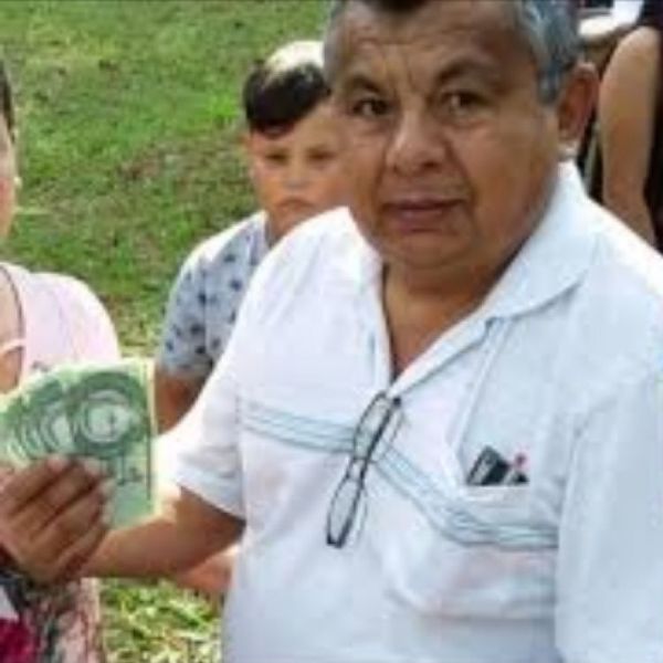 Concejal Torres quiere politizar entrega de tarjetas a beneficiarios de la tercera edad en PJC