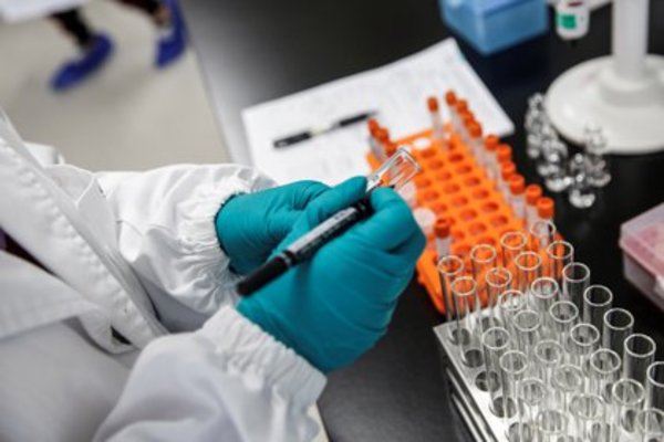 El laboratorio Moderna informó que su vacuna contra el COVID-19 tiene una eficacia del 94,5 por ciento » Ñanduti