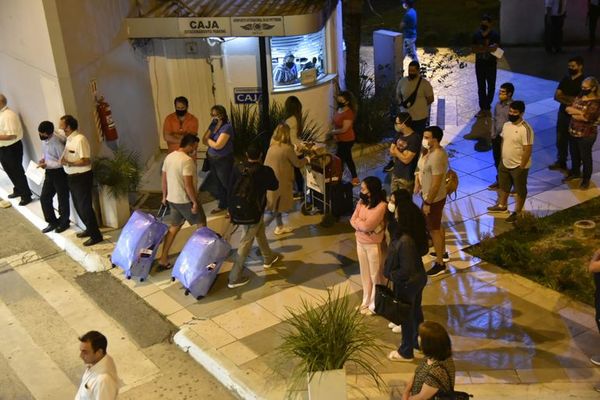 Casi 600 personas ya han volado desde la reapertura del aeropuerto - Nacionales - ABC Color