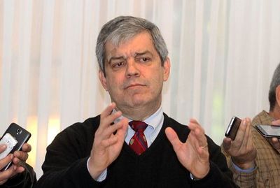 El doble discurso de Riera: en marzo propuso que por ley se prorrogue mandato de intendentes