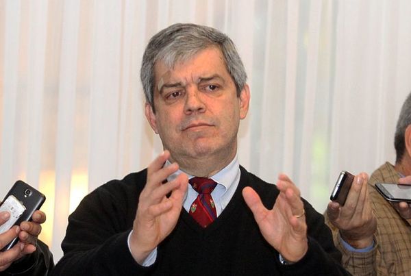 El doble discurso de Riera: en marzo propuso que por ley se prorrogue mandato de intendentes
