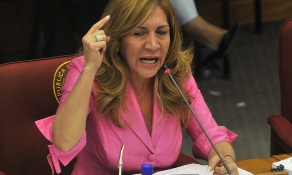 Zulma Gómez insta al “dictador Alegre” a escuchar a convencionales