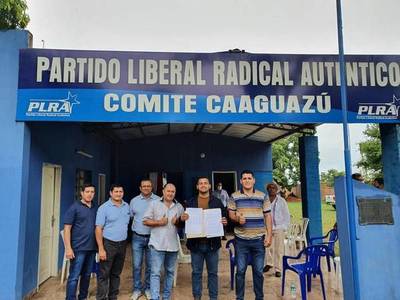 Exigen a Alegre atender pedido de 370 convencionales y 81 intendentes para desdoblar internas partidarias - ADN Paraguayo