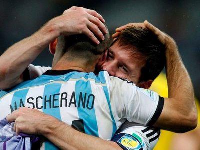 Messi envía un cariñoso mensaje a Mascherano y Gago por su retiro
