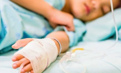 Niño de 4 años que se habría infectado de COVID-19 en su casa durante una reunión, falleció