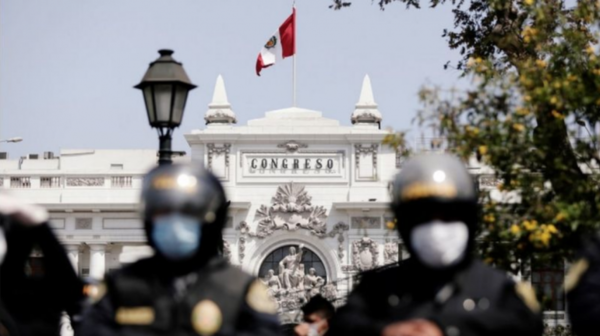 HOY / Congreso peruano convoca a sesión para designar al nuevo presidente