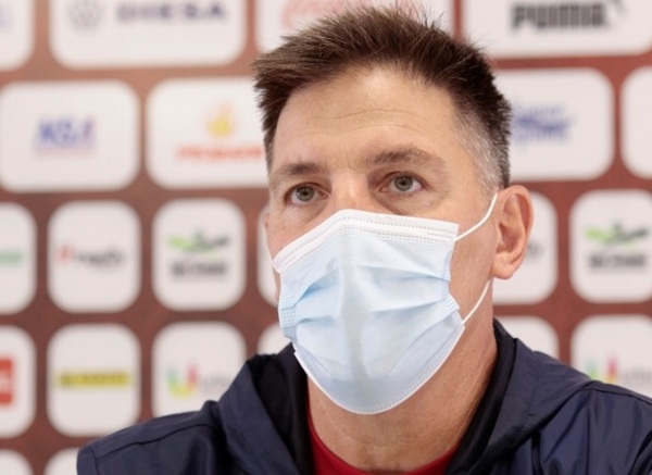 Berizzo dice que se confundió y finalmente habló sobre Romero