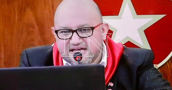 La Nación / Prórroga de mandato: convencional cuestiona cambio de postura de Riera