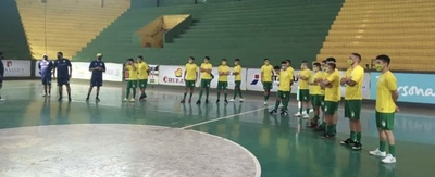 Sin perder tiempo, la maquinaria verde-oro comienza a trabajar