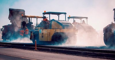 La Nación / Ruta PY01 renueva 30 kms de carpeta asfáltica con material de alta resistencia