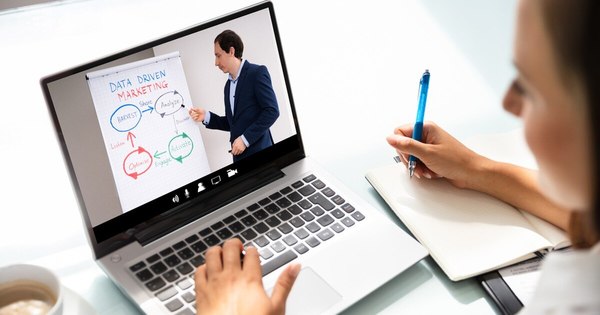La Nación / Mitic y ENI habilitan 10.000 cupos más para capacitaciones online