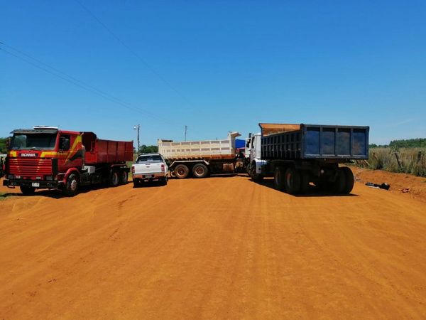 Trabajadores exigen pagos atrasados por terraplenado entre General Artigas y Fram