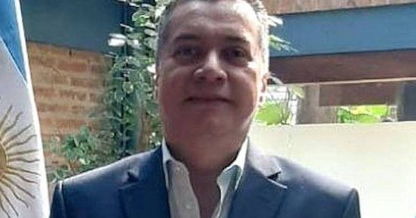 La Nación / Cónsul notificó rescisión de alquiler al intermediario y no al propietario