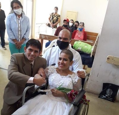 Crónica / Pandemia, cáncer y un “sí” emocionante
