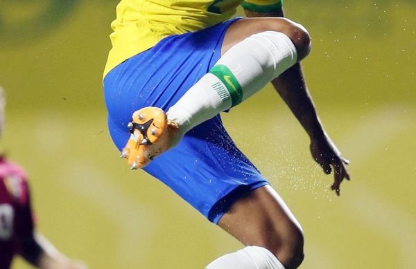 Suárez, resta en Uruguay-Brasil - Fútbol - ABC Color