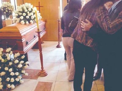 Funerarias reabren salones para velorios