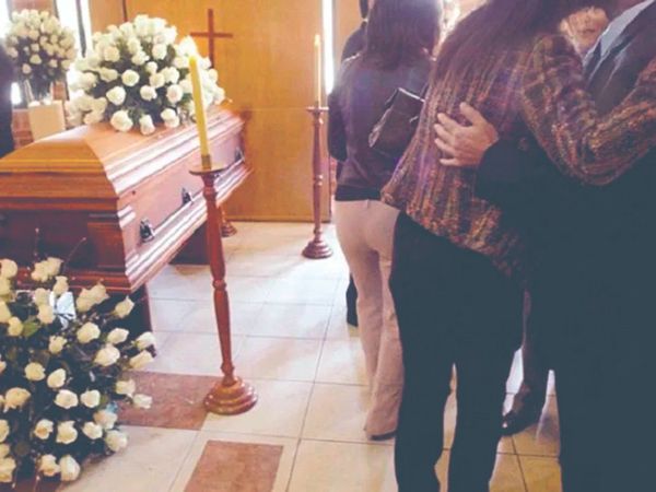 Funerarias reabren salones para velorios