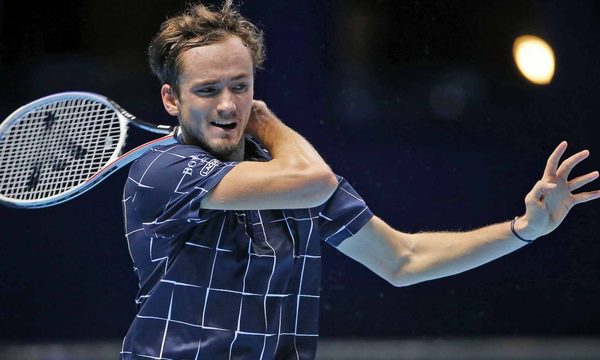 Medvedev vuelve a derrotar a Zverev y arranca con el pie derecho el Masters de Londres