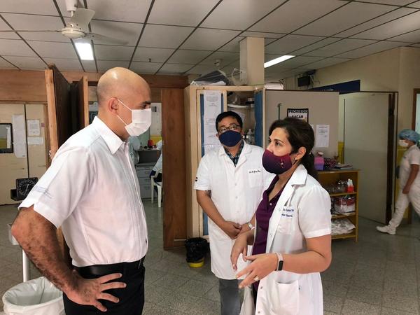 Ministro de Salud visitó hospitales del sistema sanitario | .::Agencia IP::.