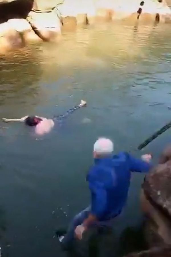 El cónsul británico en China salvó la vida de una estudiante que cayó en un río ante el pánico de decenas de testigos