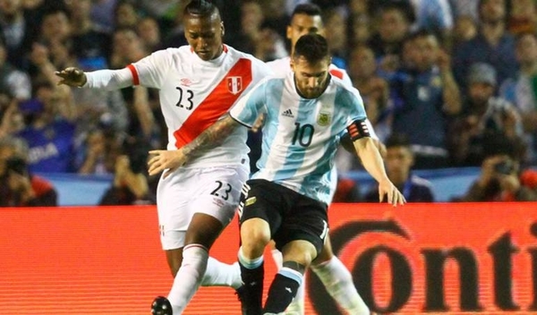 HOY / Argentina se topa con un Perú herido y en crisis
