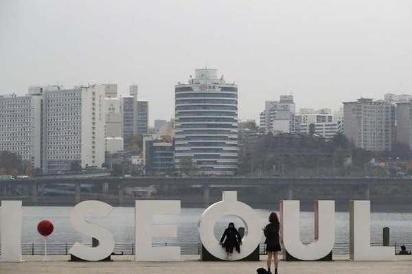 Corea del Sur redobla el distanciamiento por un aumento de casos | .::Agencia IP::.