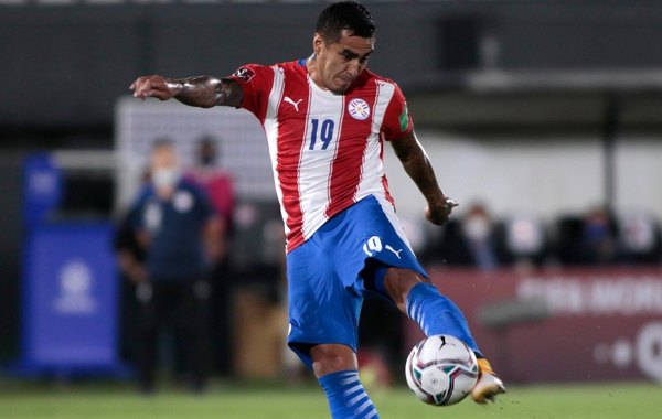 El “9” titular de Paraguay solo tocó 4 pelotas en el área rival