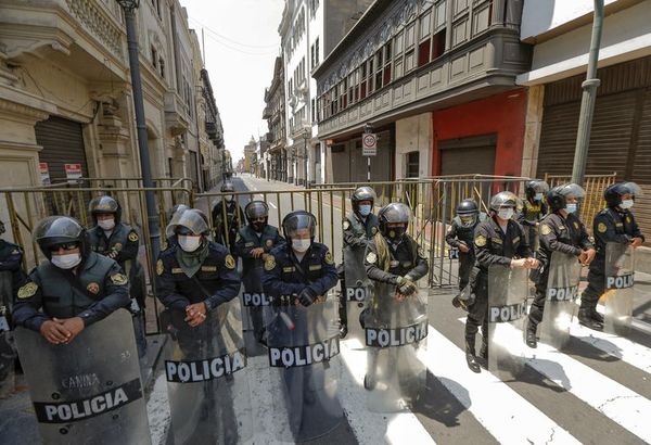 Policía de Perú niega uso de perdigones y detenciones arbitrarias en protesta - Mundo - ABC Color