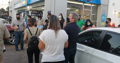 La Nación / Llueven reclamos a la Ande: barrios de Asunción y zona metropolitana siguen sin energía eléctrica