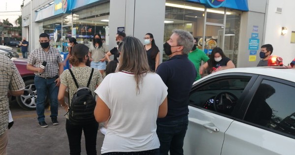 La Nación / Llueven reclamos a la Ande: barrios de Asunción y zona metropolitana siguen sin energía eléctrica