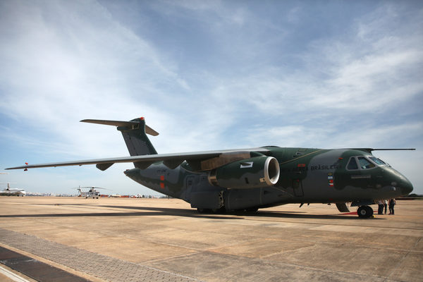 La brasileña Embraer anuncia la venta de dos de sus cargueros militares a Hungría - MarketData