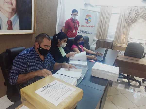 Abren sobres de oferentes en proceso de licitación para construcción de hospital de Hernandarias