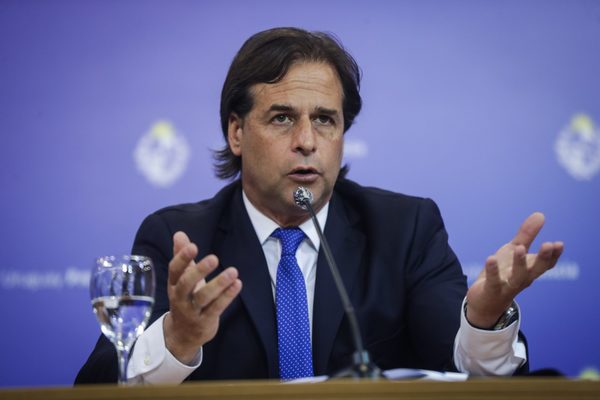 Lacalle Pou cree que la temporada turística en Uruguay será mejor de lo esperado - MarketData