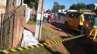 Peatón muere al ser atropellado por una camioneta en Misiones