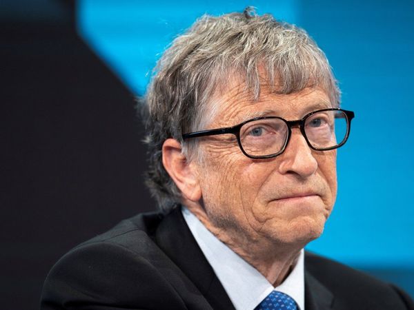 Bill Gates pronostica un mundo con menos viajes de negocio y horas de oficina