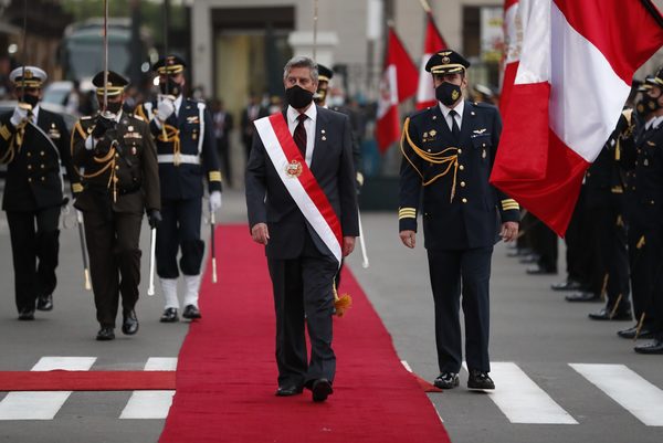 Perú cierra una semana de crisis con la asunción del presidente Sagasti - MarketData