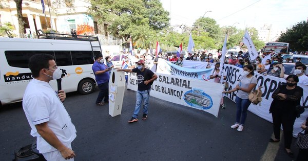 La Nación / Funcionarios de Clínicas inician hoy huelga por más presupuesto