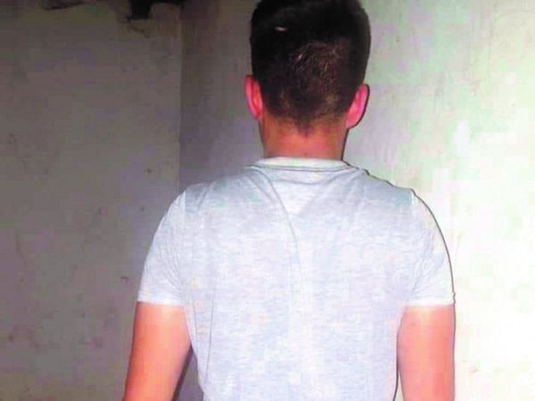 Lo dejó su novio y fue a atropellarlo en su casa
