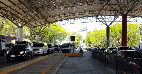 Ventas de feriantes “caen en picada” por ingreso masivo de contrabando
