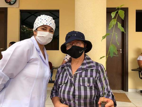Dr. Pallarolas: “En vez de agarrar un cigarrillo, plantemos un árbol”