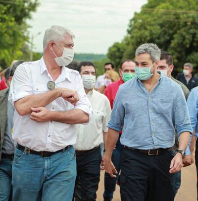 Abdo tilda de haraganes a los que piden impuestos a la producción