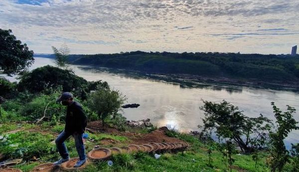 Roban fusil y una pistola a un militar a orillas del río Paraná - ABC en el Este - ABC Color