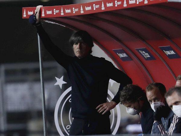 La prensa alemana liquida a Löw por la "debacle" ante España
