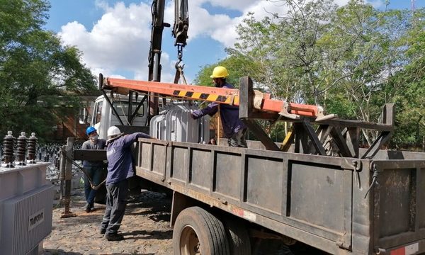 Retraso en reposición de energía: A gran cantidad de árboles caídos se le agrega falta de funcionarios, informa ANDE