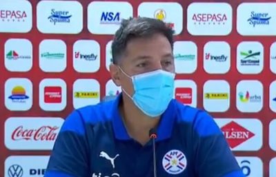 "Ojalá aprendamos", dice Berizzo tras fiasco ante Bolivia