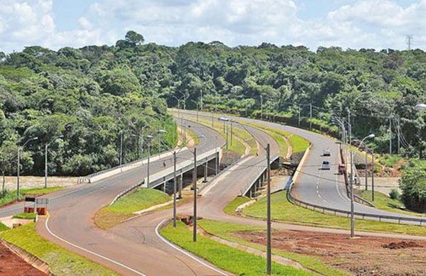 Piratas del asfalto roban más de Gs. 2 millones a conductora en «Puente Seco»